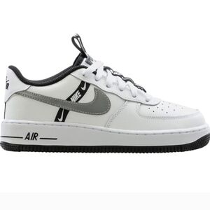 Nike Kids Force 1 LV8 KSA PS Sneaker In White Reflect Silver